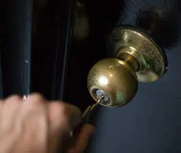 Safe Key Store Philadelphia, PA 215-716-7356 - 13-Key-Broke-In-Lock